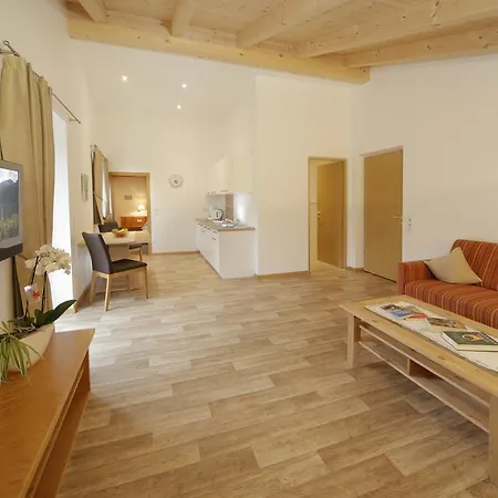 Garni Unterhaslerhof Bed and Breakfast 3*